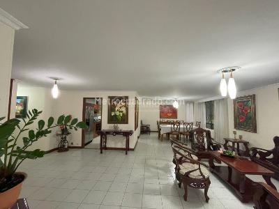 Apartamento de 3 alcobas en venta en El Poblado, Medellín, 190 m² · foto 2 de 20