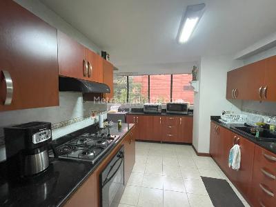 Apartamento de 3 alcobas en venta en El Poblado, Medellín, 190 m² · foto 3 de 20