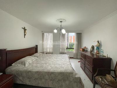 Apartamento de 3 alcobas en venta en El Poblado, Medellín, 190 m² · foto 8 de 20