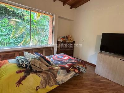 Casa de 4 alcobas en venta en El Poblado, Medellín, 373 m² · foto 10 de 20