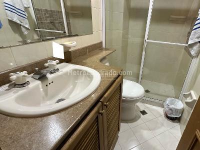 Casa de 4 alcobas en venta en El Poblado, Medellín, 373 m² · foto 14 de 20