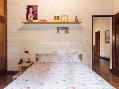 Casa de 3 alcobas en venta en Loma De San Jose, Sabaneta, 276 m² · foto 12 de 20