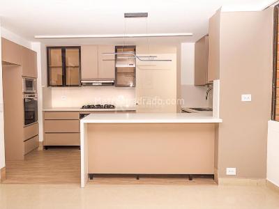 Apartamento en venta en El Poblado, Medellín · foto 6 de 20