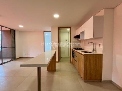Apartamento de 2 alcobas en venta en San Jose, Sabaneta, 72 m² · foto 2 de 19