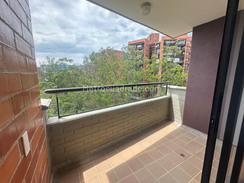 Apartamento de 3 Alcobas en El Poblado cerca de El Tesoro - 4