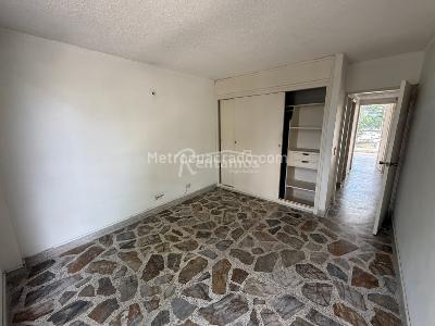 Apartamento de 4 alcobas en venta en Patio Bonito, Medellín, 136 m² · foto 15 de 20