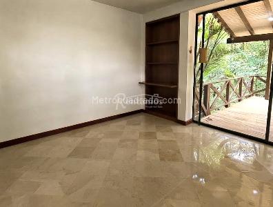 Casa de 4 alcobas en arriendo en El Tesoro, Medellín, 250 m² · foto 5 de 20