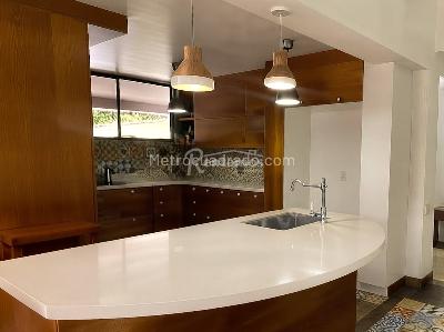 Casa de 4 alcobas en arriendo en El Tesoro, Medellín, 250 m² · foto 8 de 20