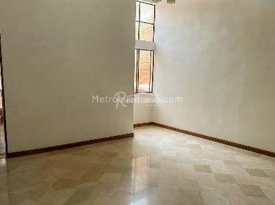 Casa de 4 alcobas en arriendo en El Tesoro, Medellín, 250 m² · foto 11 de 20
