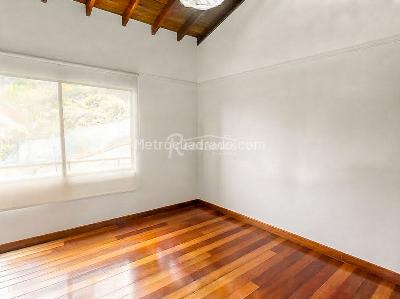 Casa de 4 alcobas en arriendo en El Tesoro, Medellín, 250 m² · foto 17 de 20