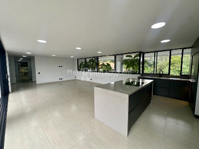 Apartamento de 3 alcobas en venta en Loma De Los Parra, Medellín, 230 m² · foto 7 de 20