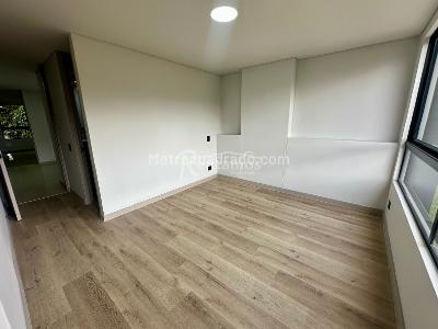 Apartamento de 3 alcobas en venta en Loma De Los Parra, Medellín, 230 m² · foto 15 de 20