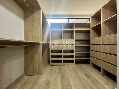 Apartamento de 3 alcobas en venta en Loma De Los Parra, Medellín, 230 m² · foto 18 de 20