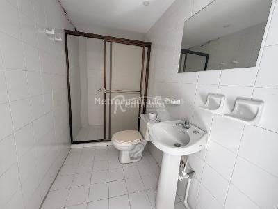 Casa de 2 alcobas en arriendo en Manila, Medellín, 870 m² · foto 4 de 20