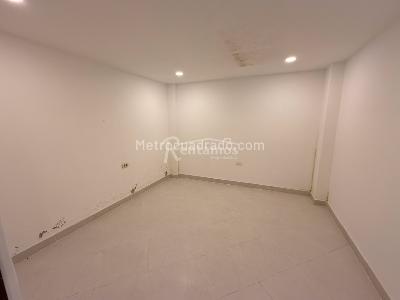Casa de 2 alcobas en arriendo en Manila, Medellín, 870 m² · foto 6 de 20