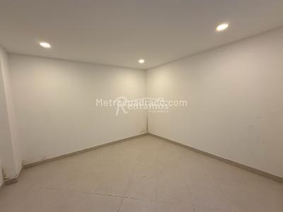 Casa de 2 alcobas en arriendo en Manila, Medellín, 870 m² · foto 19 de 20