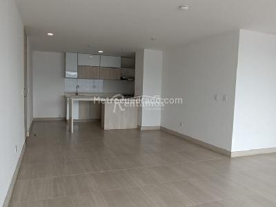 Apartamento de 2 alcobas en venta en Loma El Carmelo, Sabaneta, 101 m² · foto 2 de 13