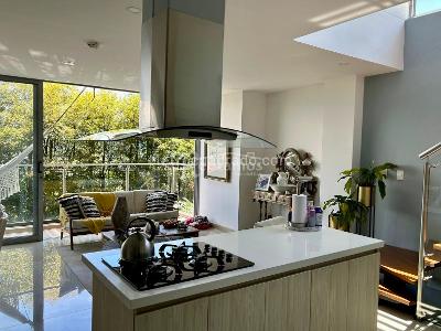 Casa de 3 alcobas en venta en Loma El Atravesado, Envigado, 308 m² · foto 3 de 20