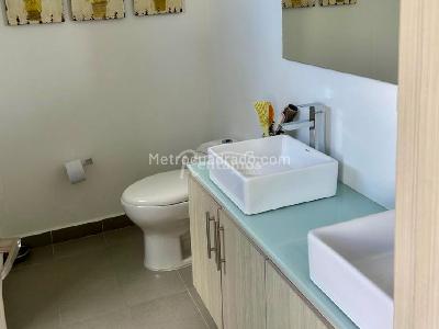 Casa de 3 alcobas en venta en Loma El Atravesado, Envigado, 308 m² · foto 5 de 20