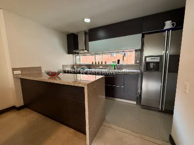 Apartamento de 3 alcobas en venta en Zuñiga, Medellín, 138 m² · foto 2 de 20