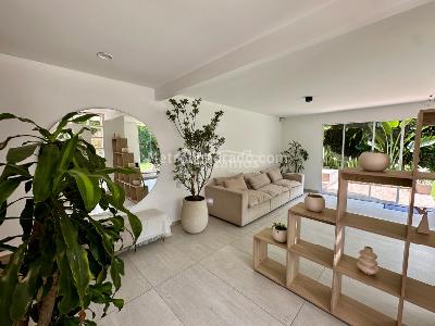 Casa de 5 alcobas en venta en El Poblado, Medellín, 350 m² · foto 3 de 17