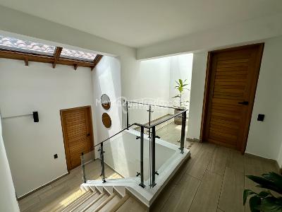 Casa de 5 alcobas en venta en El Poblado, Medellín, 350 m² · foto 5 de 17
