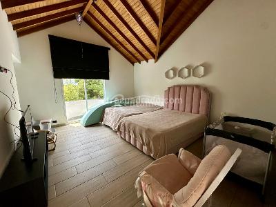 Casa de 5 alcobas en venta en El Poblado, Medellín, 350 m² · foto 6 de 17
