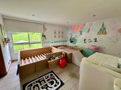 Casa de 5 alcobas en venta en El Poblado, Medellín, 350 m² · foto 13 de 17