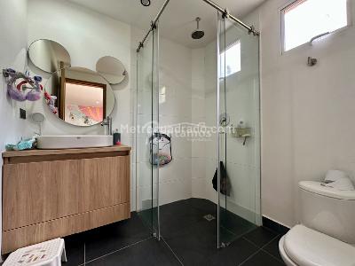 Casa de 5 alcobas en venta en El Poblado, Medellín, 350 m² · foto 17 de 17