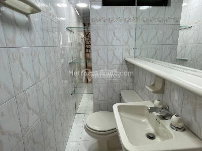 Apartamento de 4 alcobas en venta en Calasanz, Medellín, 215 m² · foto 4 de 20