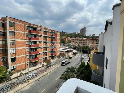 Apartamento de 4 alcobas en venta en Calasanz, Medellín, 215 m² · foto 5 de 20