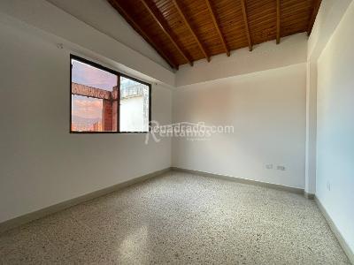 Apartamento de 4 alcobas en venta en Calasanz, Medellín, 215 m² · foto 13 de 20