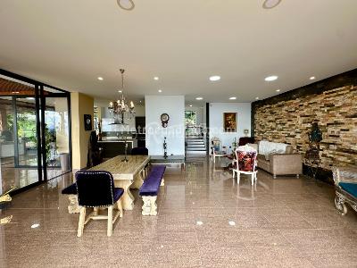 Casa de 3 alcobas en venta en Altos Del Poblado, Medellín, 1800 m² · foto 8 de 20