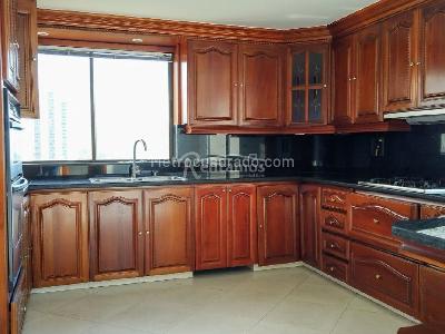 Apartamento en venta en El Poblado, Medellín · foto 5 de 14