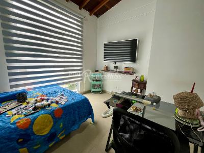 Casa de 3 alcobas en venta en Loma El Atravesado, Envigado, 286 m² · foto 20 de 20