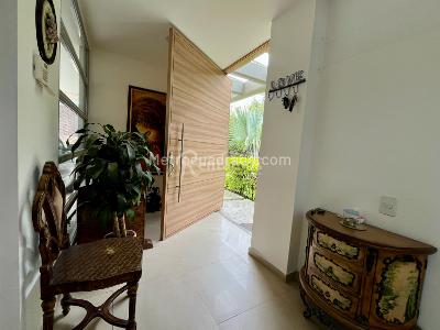 Casa de 3 alcobas en venta en Loma El Atravesado, Envigado, 286 m² · foto 7 de 20