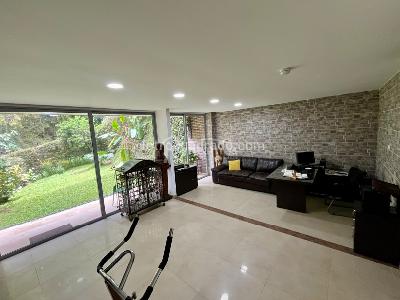Casa de 3 alcobas en venta en Loma El Atravesado, Envigado, 286 m² · foto 8 de 20