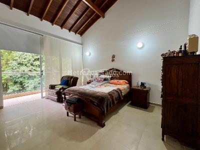Casa de 3 alcobas en venta en Loma El Atravesado, Envigado, 286 m² · foto 12 de 20