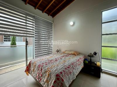 Casa de 3 alcobas en venta en Loma El Atravesado, Envigado, 286 m² · foto 17 de 20