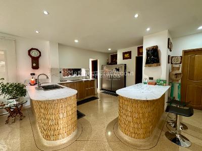 Casa de 4 alcobas en venta en El Esmeraldal, Envigado, 450 m² · foto 2 de 20
