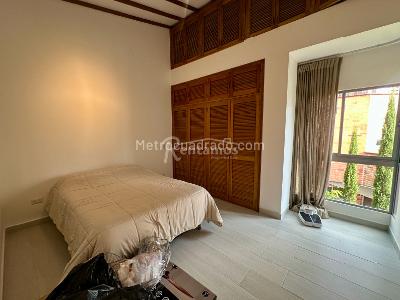 Casa de 4 alcobas en venta en El Esmeraldal, Envigado, 450 m² · foto 12 de 20