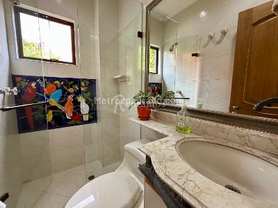 Casa de 4 alcobas en venta en El Esmeraldal, Envigado, 450 m² · foto 18 de 20