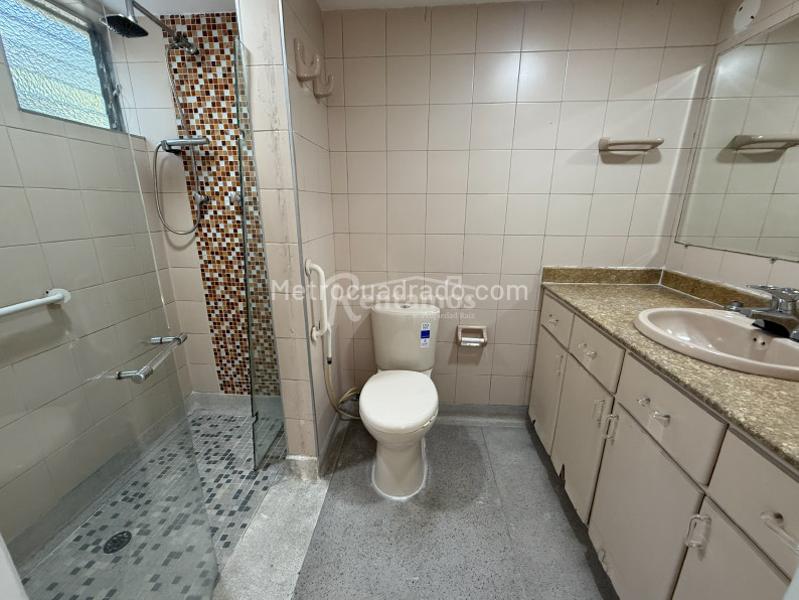 Apartamento de 4 Alcobas en Suramericana - 4