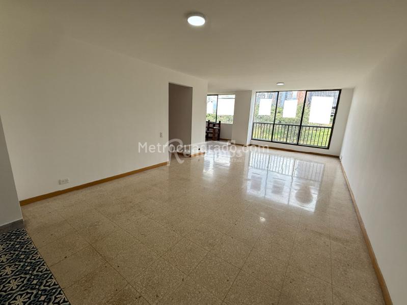 Furnished 3BR Apartment in Aguacatala, El Poblado