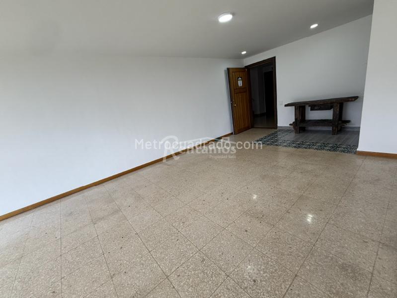 Apartamento Amoblado de 3 Alcobas en Aguacatala, El Poblado - 3