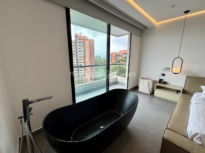 Apartamento de 2 alcobas en venta en Los Naranjos, Medellín, 156 m² · foto 3 de 15