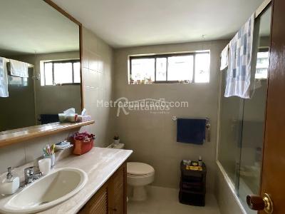 Apartamento de 3 alcobas en venta en Castropol, Medellín, 230 m² · foto 16 de 20