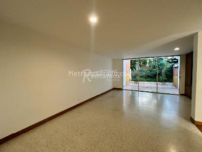 Casa de 3 alcobas en venta en La Frontera, Medellín, 200 m² · foto 2 de 20