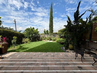 Casa de 3 alcobas en venta en Loma El Atravesado, Envigado, 223 m² · foto 6 de 20