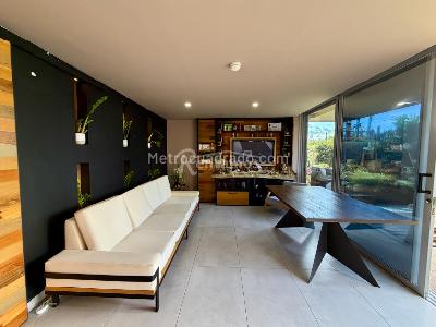 Casa de 3 alcobas en venta en Loma El Atravesado, Envigado, 223 m² · foto 9 de 20